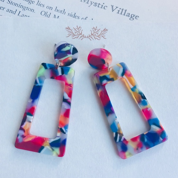 New Vintage Look Rainbow 🌈  Earrings - Picture 4 of 4